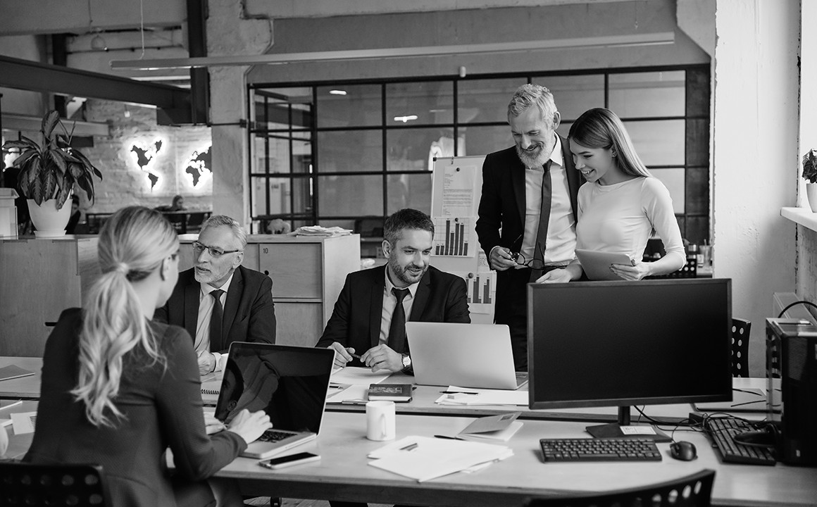 zebranie specjalistów ds. marketingu w biurze ad awards